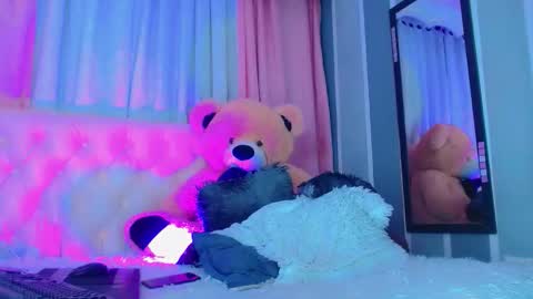 oliviahot01 online show from 1, 12, 2025