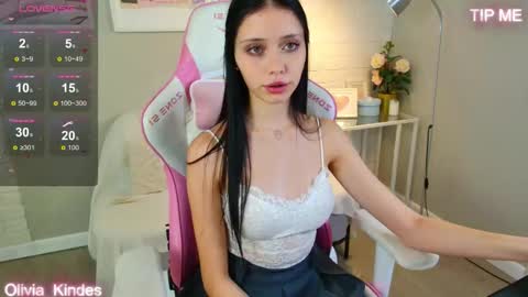 Snapshot of oliviakindes chatting on 20, 10, 2025 Olivia online show from 20, 10, 2025