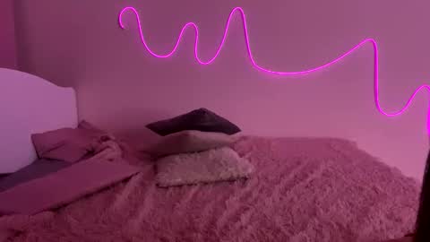 Olivia online show from 12, 12, 2024