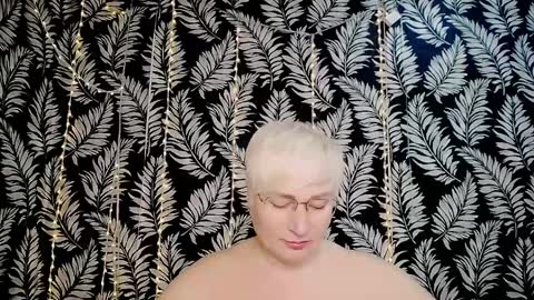 Kelly online show from 10, 4, 2026