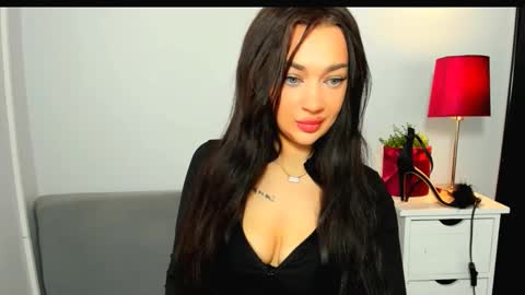 OliviaWomen online show from 1, 3, 2026