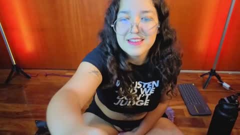 Snapshot of olivyaa chatting on 1, 11, 2025 olivyaa online show from 1, 11, 2025