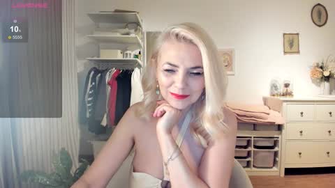 ollalla7 online show from 26, 10, 2025