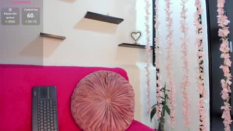 Violette online show from 28, 1, 2025