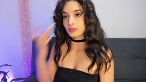 Violette online show from 1, 3, 2025