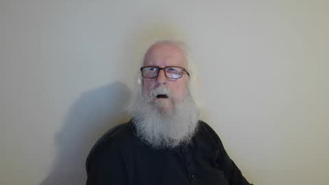 Snapshot of onanister chatting on 30, 4, 2026 Somewhere over the rainbow online show from 30, 4, 2026