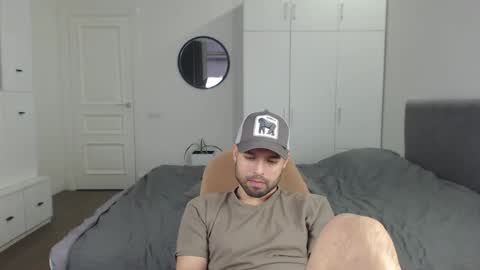 Snapshot of onebestlover chatting on 25, 2, 2025 onebestlover online show from 25, 2, 2025