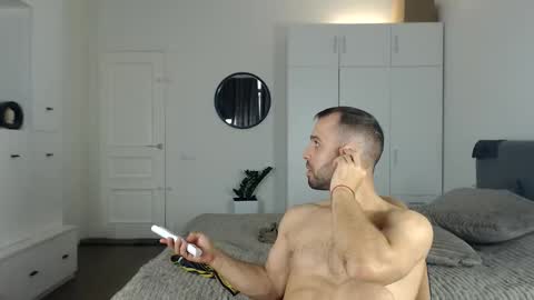 Snapshot of onebestlover chatting on 16, 10, 2025 onebestlover online show from 16, 10, 2025