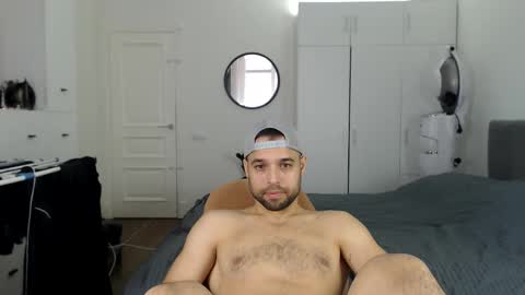 onebestlover online show from 28, 2, 2026