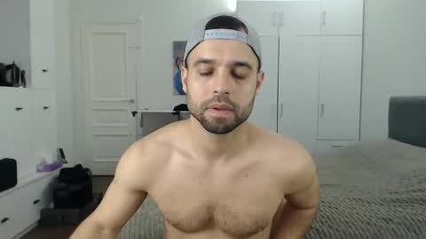 Snapshot of onebestlover chatting on 5, 5, 2026 onebestlover online show from 5, 5, 2026