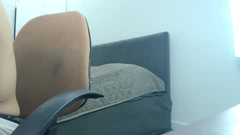 Snapshot of onebestlover chatting on 9, 5, 2026 onebestlover online show from 9, 5, 2026