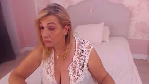 Nicole online show from 19, 10, 2025