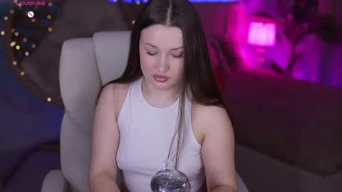 L A Y A online show from 24, 3, 2026