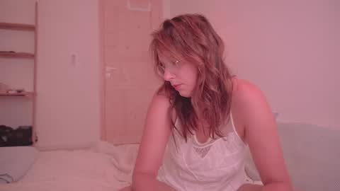 Snapshot of onelittlemermaid chatting on 10, 10, 2025 Ariel online show from 10, 10, 2025