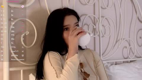 Snapshot of onemoreecall chatting on 27, 2, 2025 Lexi online show from 27, 2, 2025