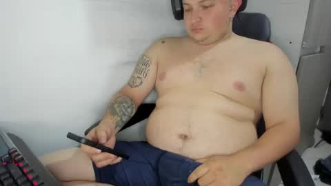 Snapshot of onewhiteboichub chatting on 7, 5, 2026 Andres INDEPENDENT MODEL online show from 7, 5, 2026