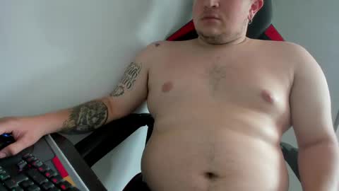 Snapshot of onewhiteboichub chatting on 25, 5, 2026 Andres INDEPENDENT MODEL online show from 25, 5, 2026