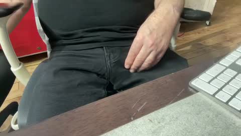 onlocationnyc online show from 4, 2, 2025