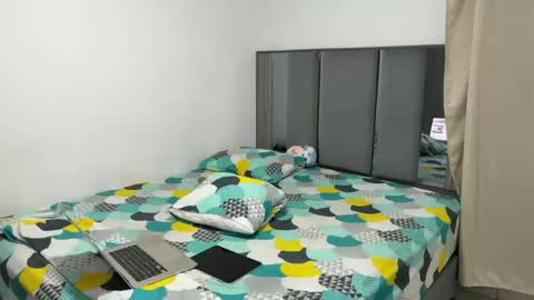 PAREJA LATINA JOVEN MUY CACHONDOS online show from 26, 3, 2026