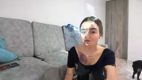 PAREJA LATINA JOVEN MUY CACHONDOS online show from 25, 6, 2026
