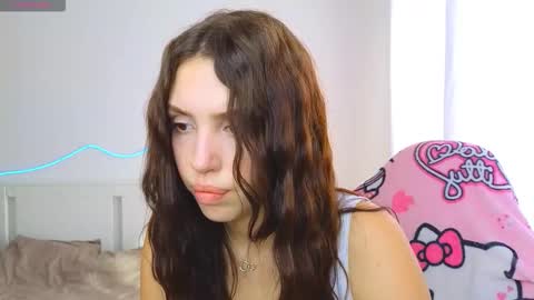 Snapshot of oopsiekitten chatting on 21, 9, 2025 Alice online show from 21, 9, 2025
