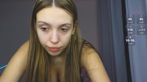 Snapshot of oopsiekitten chatting on 10, 10, 2025 Alice online show from 10, 10, 2025