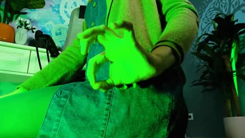 Snapshot of orianna_blade chatting on 30, 12, 2024 Orianna -  Hi Im into geek culture cosplay crafting LARP games. Shall we play DnD online show from 30, 12, 2024