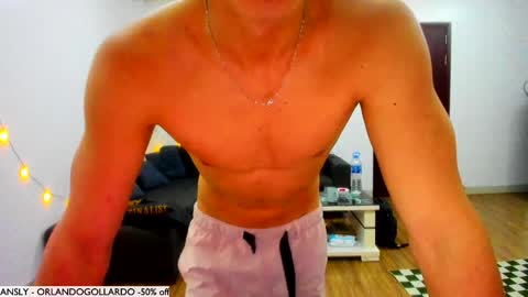 Snapshot of orlando__bloom chatting on 14, 12, 2024 Fansly and Instagram - online show from 14, 12, 2024