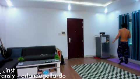 Snapshot of orlando__bloom chatting on 10, 1, 2025 Fansly and Instagram - online show from 10, 1, 2025