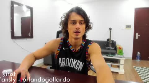 Snapshot of orlando__bloom chatting on 12, 1, 2025 Fansly and Instagram - online show from 12, 1, 2025