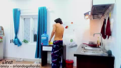 Snapshot of orlando__bloom chatting on 8, 2, 2025 Fansly and Instagram - online show from 8, 2, 2025