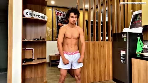 Fansly and Instagram -  online show from 17, 4, 2026