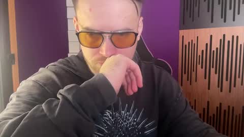 Oscar Steel Savage online show from 8, 2, 2025