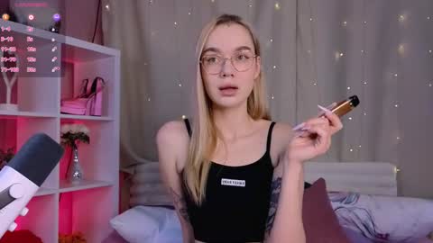 Snapshot of oseaan chatting on 10, 3, 2025 Heidi  online show from 10, 3, 2025