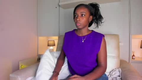 oshun_444 online show from 12, 4, 2026