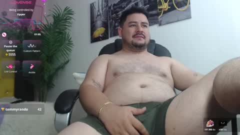 Snapshot of oso_gael chatting on 13, 2, 2025 Bear Gael online show from 13, 2, 2025