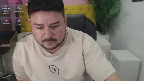 Snapshot of oso_gael chatting on 27, 2, 2025 Bear Gael online show from 27, 2, 2025