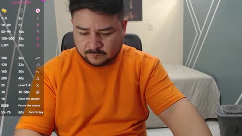 Snapshot of oso_gael chatting on 28, 2, 2025 Bear Gael online show from 28, 2, 2025