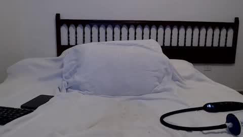 Snapshot of osotfsur chatting on 14, 11, 2025 OsoTFSur online show from 14, 11, 2025