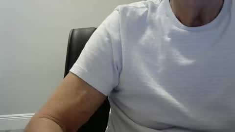 Snapshot of ossibottom chatting on 19, 2, 2026 Ossi online show from 19, 2, 2026