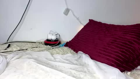 Snapshot of oumaimasoufaine66 chatting on 17, 11, 2025 oumaimasoufaine66 online show from 17, 11, 2025