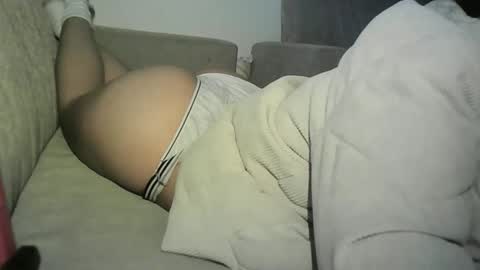 Snapshot of oumaimasoufaine66 chatting on 2, 12, 2025 oumaimasoufaine66 online show from 2, 12, 2025