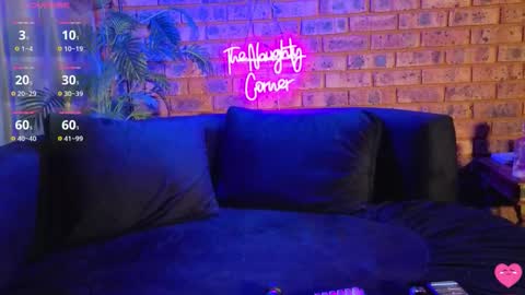 Snapshot of ourjourneyxoxo chatting on 29, 9, 2025 OurJourneyXoXo online show from 29, 9, 2025