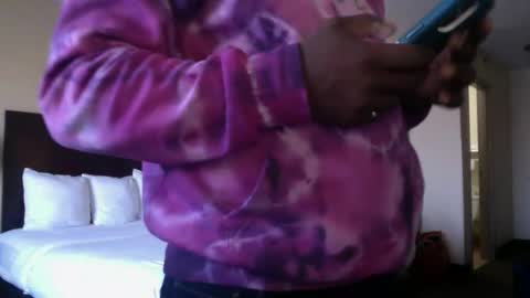 Snapshot of outkast8033 chatting on 17, 12, 2025 Dude online show from 17, 12, 2025