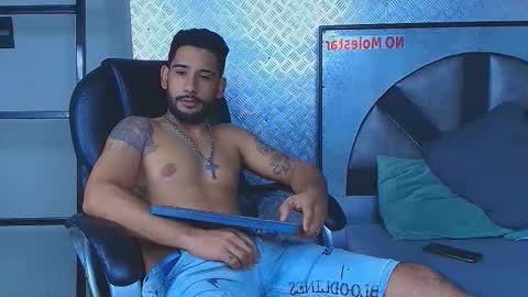 Owen Scott  online show from 10, 11, 2025