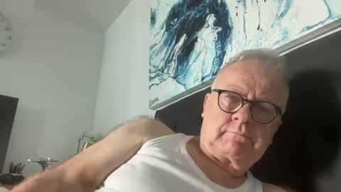 ozhairybearxxxx online show from 26, 12, 2024