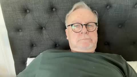 ozhairybearxxxx online show from 15, 9, 2025