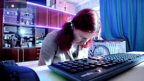 Ella online show from 4, 2, 2025