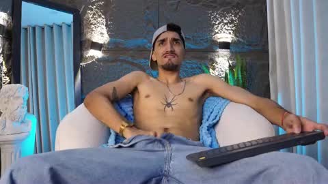 Snapshot of pablo_russoo chatting on 11, 5, 2026 pablo online show from 11, 5, 2026
