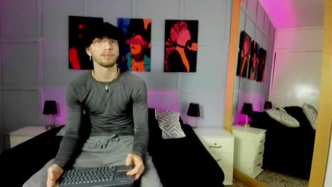 Snapshot of pacosanclemente chatting on 22, 10, 2025 P A C O online show from 22, 10, 2025